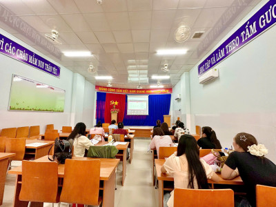 TRƯỜNG MẦM NON HOA SEN THAM GIA TẬP HUẤN THƯ VIỆN SỐ