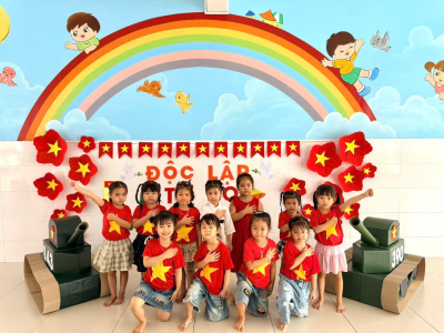 KỶ NIỆM NGÀY 30/4 – 1/5 TẠI TRƯỜNG MẦM NON HOA SEN