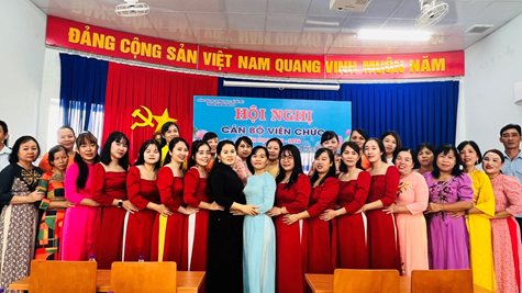 TRƯỜNG MẦM NON HOA SEN TỔ CHỨC HỘI NGHỊ  CÁN BỘ VIÊN CHỨC NĂM HỌC 2023-2024
